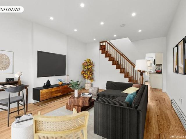 House for sale in The Bronx, Arverne