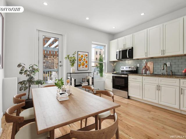 House for sale in The Bronx, Arverne