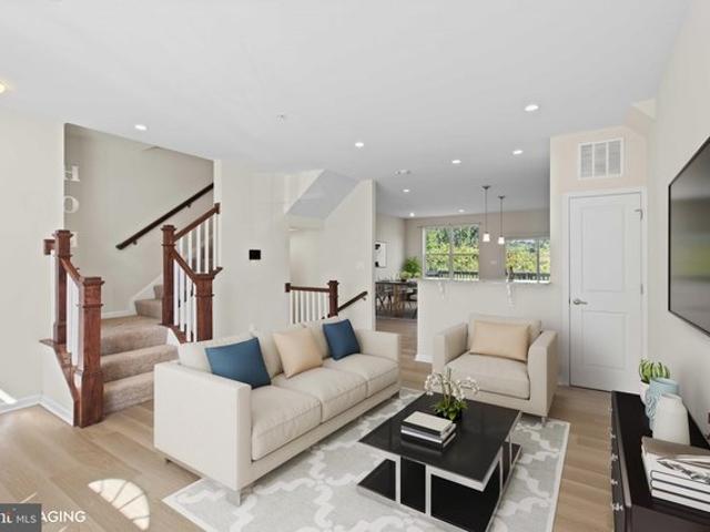Townhouse for sale in Oxon Hill, Maryland