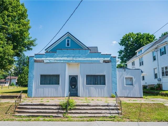 House for sale in Oneida, New York