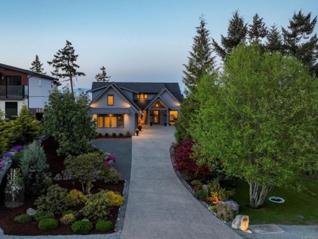 House for sale in Lantzville, British Columbia