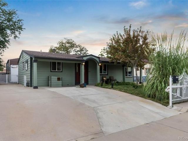 House for sale in Commerce City, Colorado