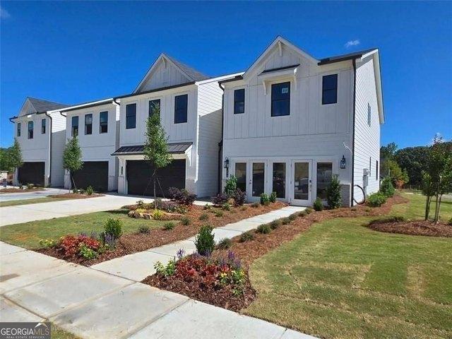 Townhouse for sale in Flowery Branch, Georgia