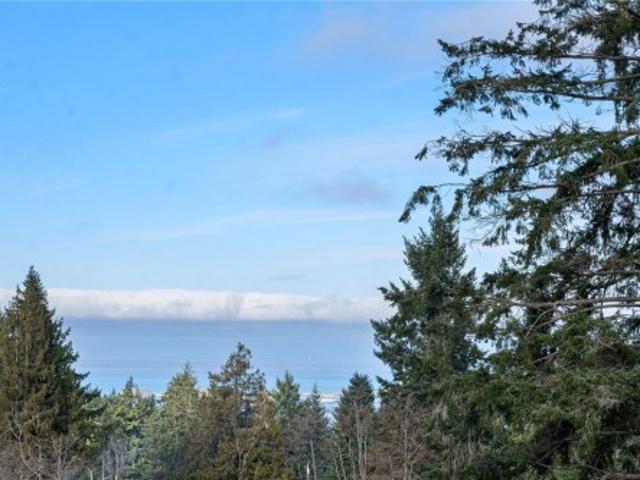 House for sale in Lantzville, British Columbia