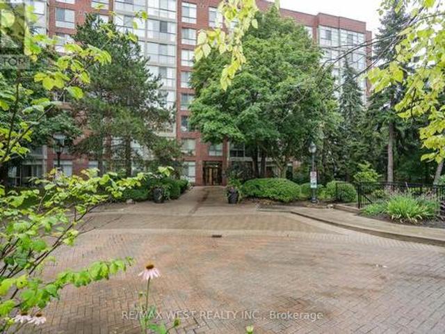 Condo for sale in Parkdale—High Park, Toronto