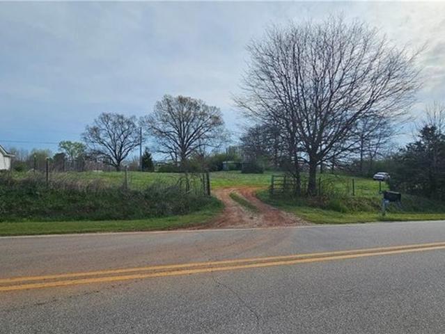 House for sale in Commerce, Georgia