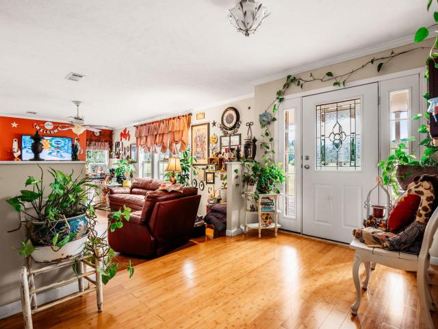 House for sale in Williamsburg, Whitley County