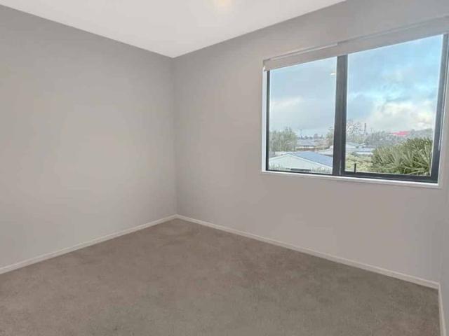 Apartment for rent in Chaslands, Canterbury