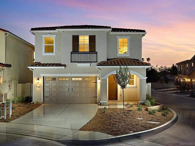 House for sale in Vista, California