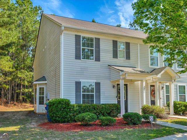 Townhouse for sale in Red Oak, Georgia
