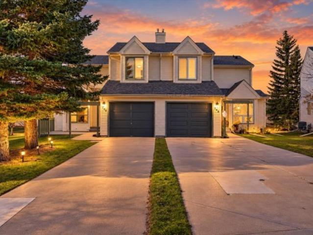 House for sale in Sandstone Valley, Calgary