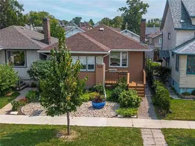 House for sale in East St. Paul, Manitoba