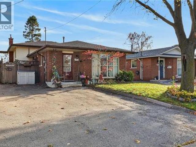 House for sale in Gurnett, Hamilton
