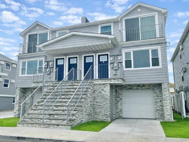 House for sale in Queens, Arverne
