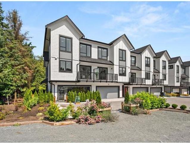 Townhouse for sale in Fleetwood, Surrey