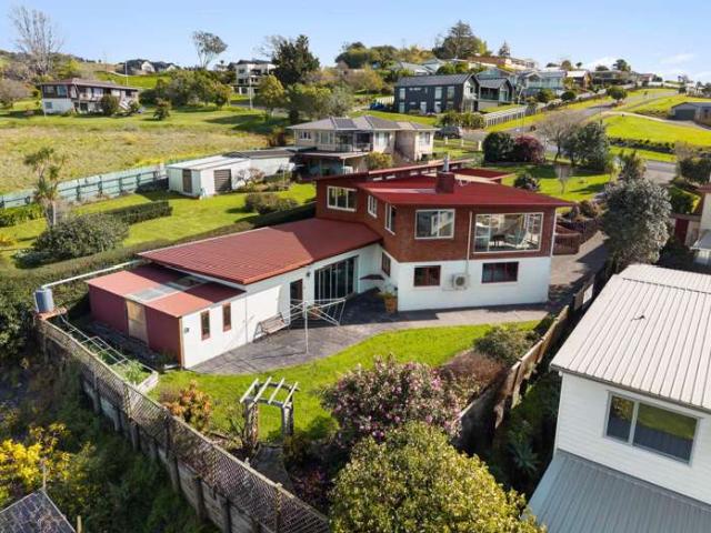 House for sale in Awhitu, Oroua County