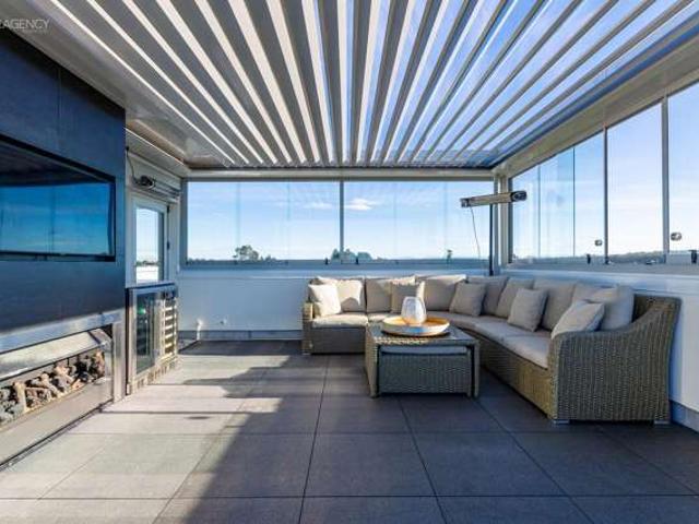 House for sale in Chaslands, Canterbury