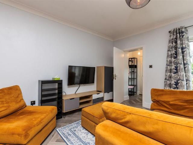 Apartment to rent in Bluebell, North Tipperary
