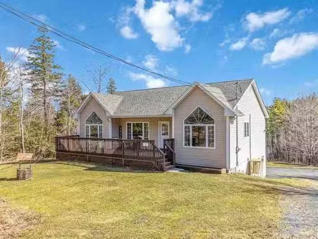 House for sale in Beaver Bank, Nova Scotia