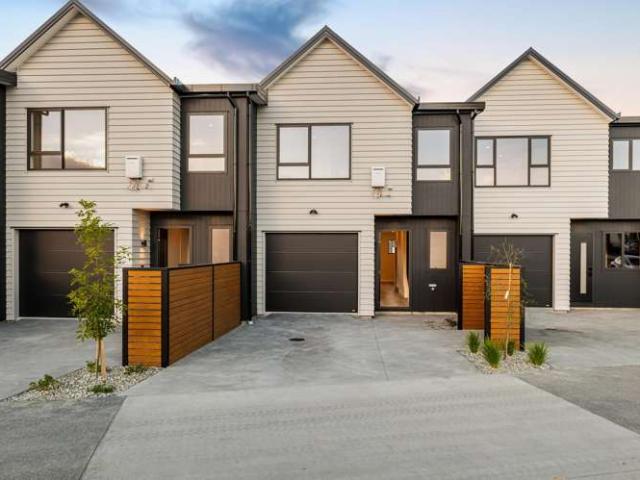 Townhouse for sale in Milldale, Rodney