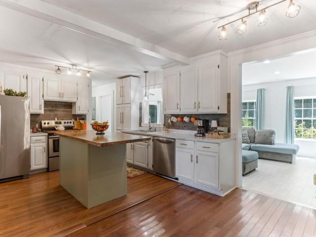 House for sale in Donalds, Abbeville County