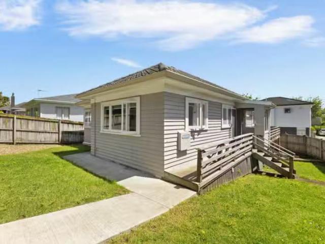 House for sale in Awhitu