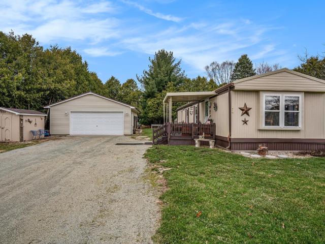 House for sale in Syracuse, Indiana