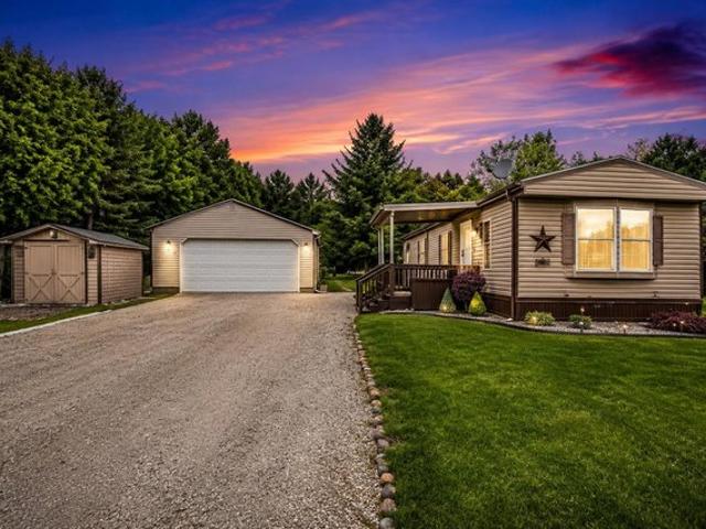 House for sale in Syracuse, Indiana