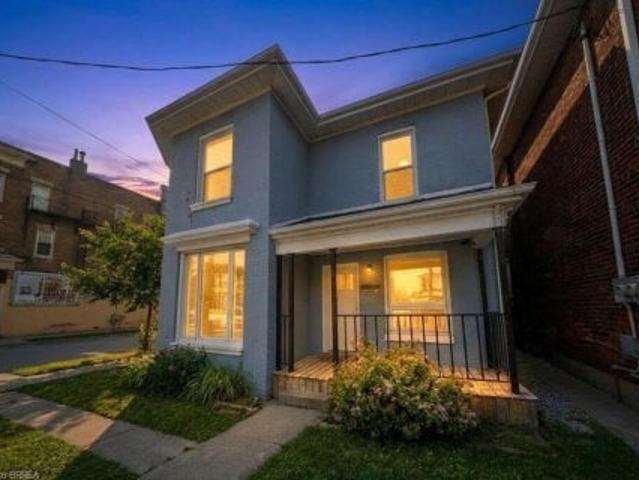 Duplex for sale in Brant, Ontario