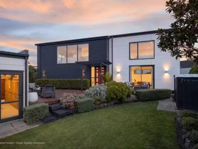 House for sale in Chaslands, Canterbury