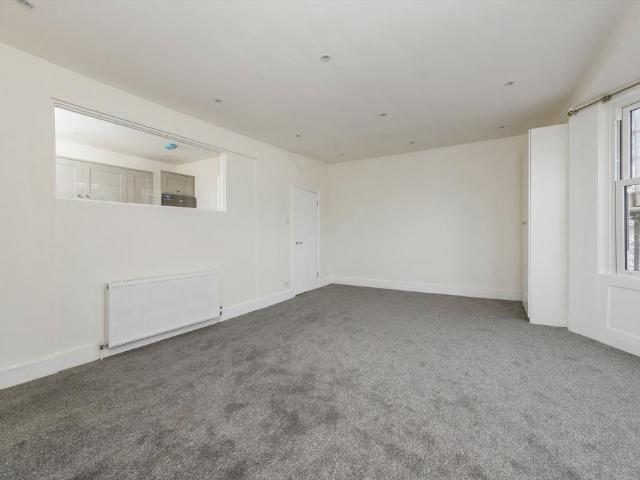 House for rent in Aldrington