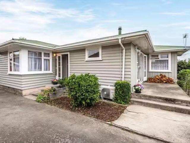 House for sale in Chaslands, Canterbury