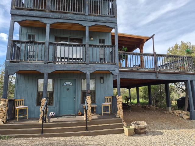 House for sale in Cedar Crest, New Mexico