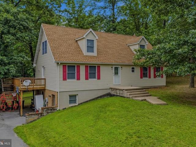 House for sale in Berkeley Springs, West Virginia