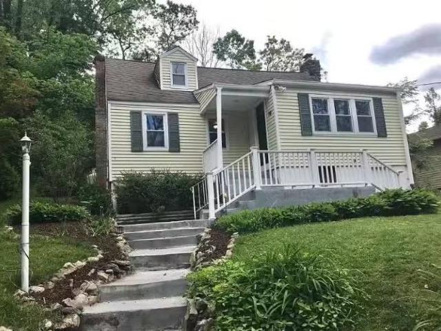 House for rent in Southbury