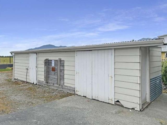 House for rent in West Coast