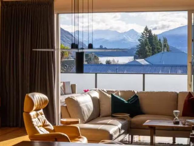 House for sale in Otakou