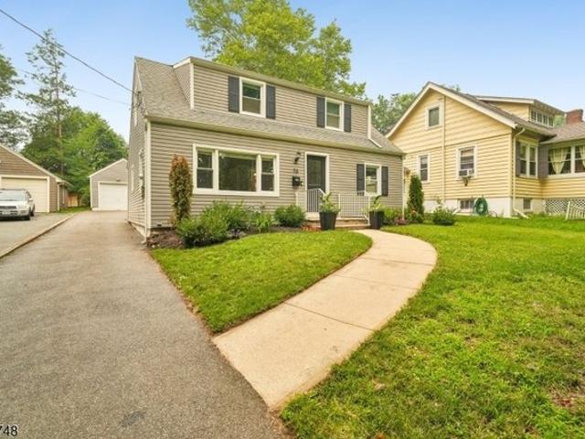 House for sale in Springfield, New Jersey