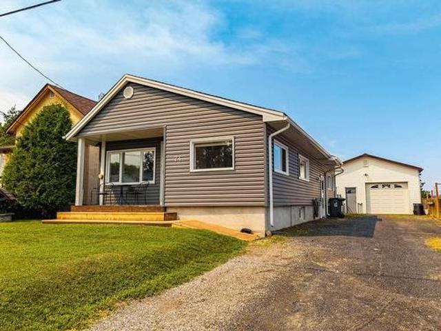 House for sale in Thunder Bay, Ontario