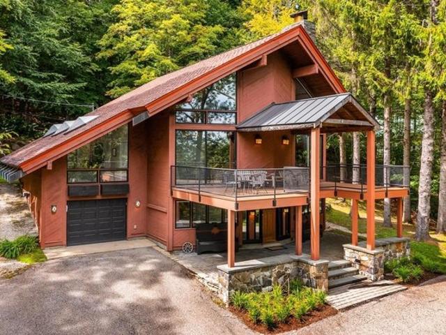 House for sale in Stratton, Vermont
