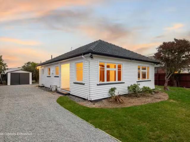 House for sale in Chaslands, Canterbury