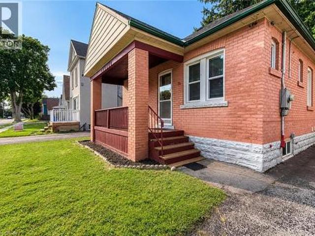 House for sale in Ancaster, Ontario