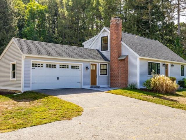 House for sale in Simsbury, Connecticut