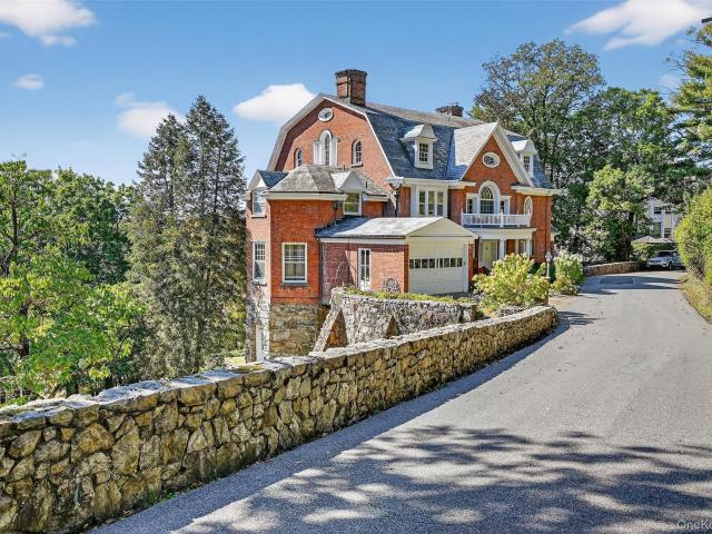 House for sale in Southfields, New York