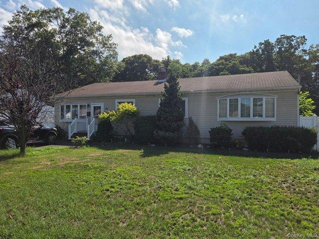 House for sale in Centereach, Town of Brookhaven