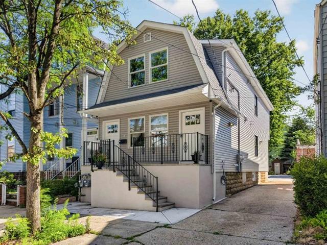 House for sale in Hudson, New Jersey