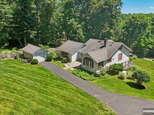 House for sale in Montvale, New Jersey