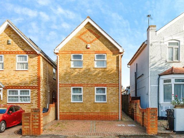 House for rent in Royal Borough of Kingston upon Thames, Greater London