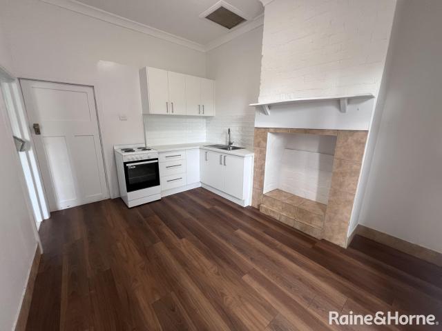 House for rent in Brisbane Grove, New South Wales