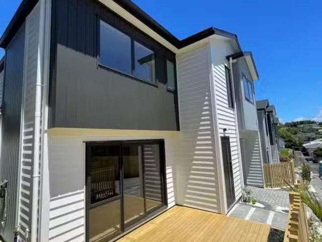 House for sale in Oratia